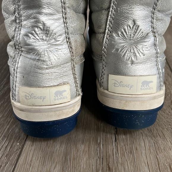 SOREL x Disney Frozen Torfino II Shearling Waterproof Boot Silver - Picture 6 of 11